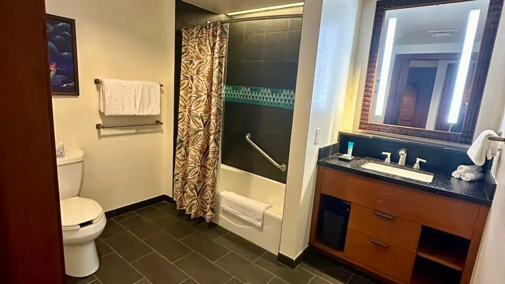 polynesiandvcstudiobathroom