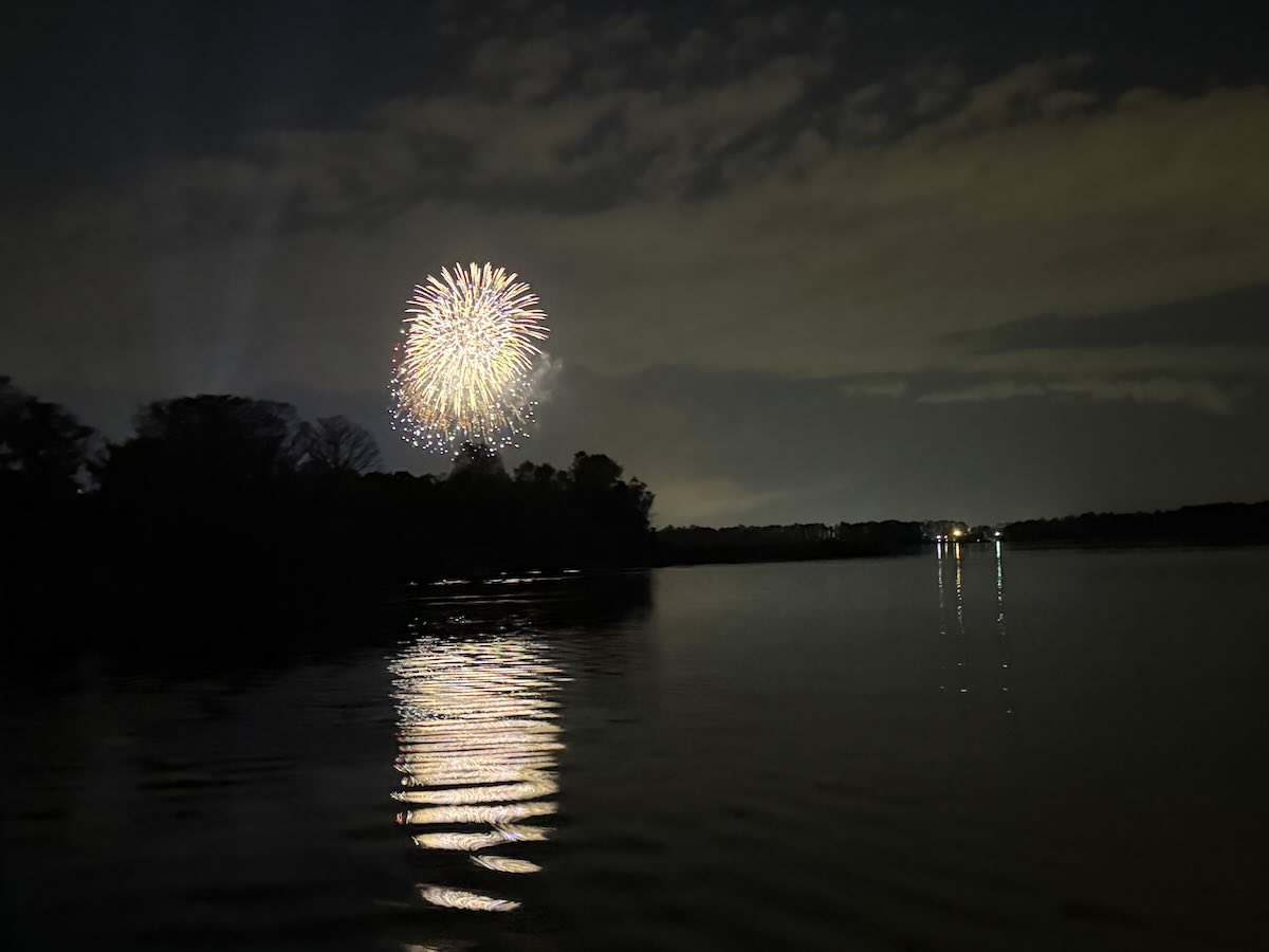 fireworks lakeshore lodge boat
