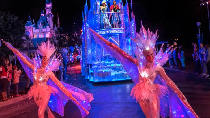 Dining Packages Announced for Disney Nighttime Parade