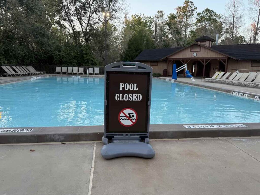 pool closed fort