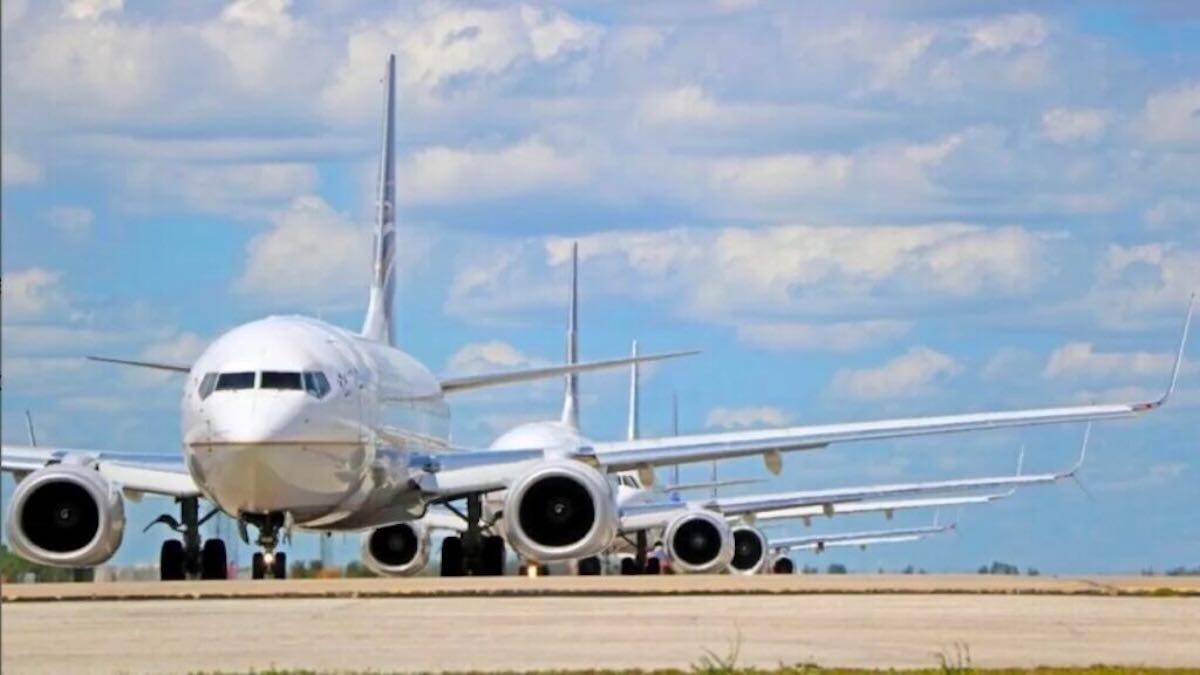 Warning: Plane Engine Fire at Orlando Airport