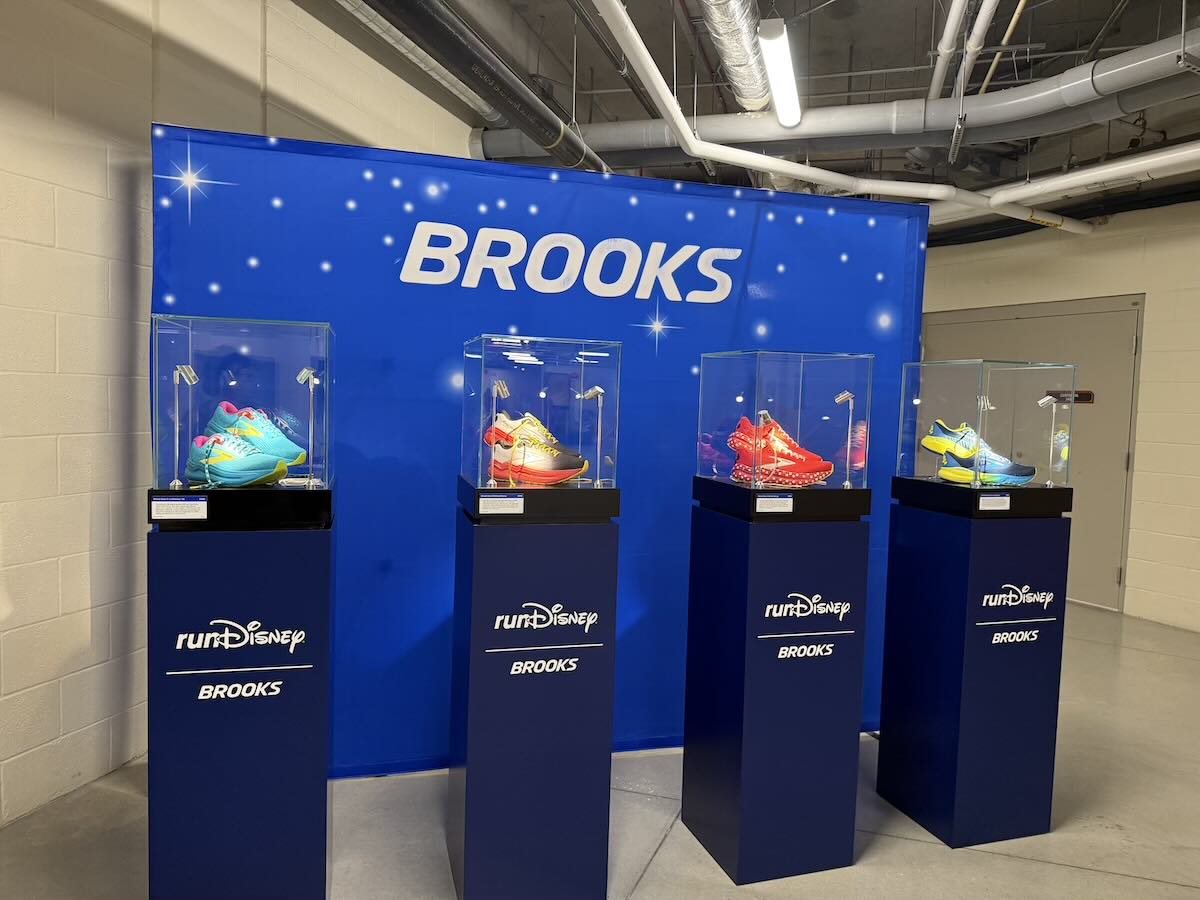 rundisney brooks shoe display