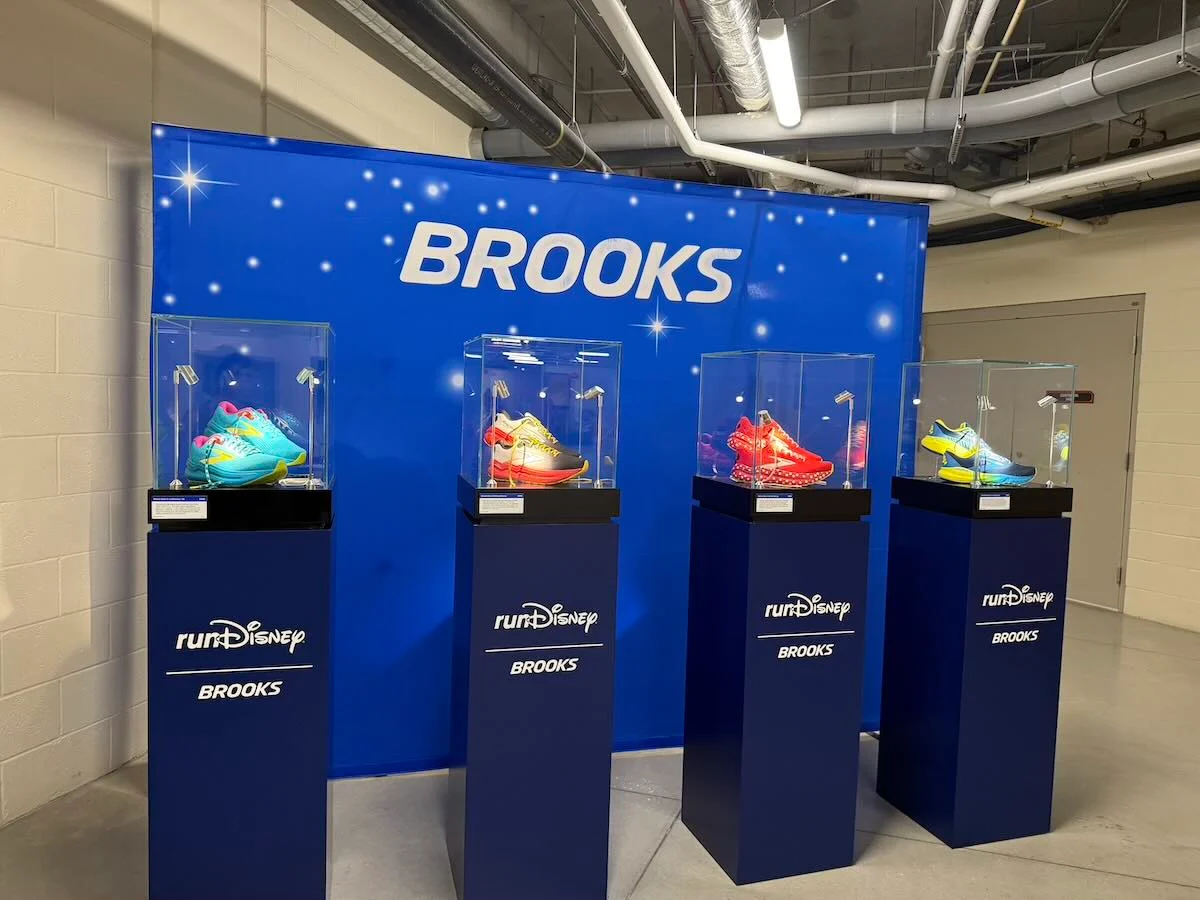 rundisney brooks shoe display