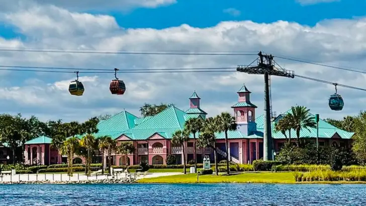 Can a Disney Pool Bar Really Serve up Good Food?