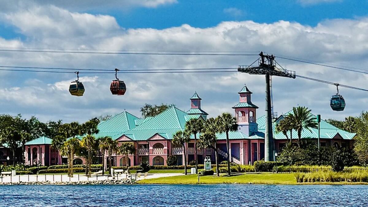 Can a Disney Pool Bar Really Serve up Good Food?