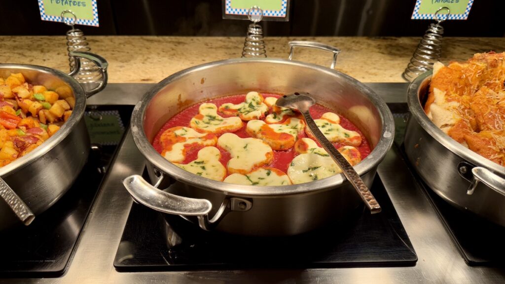Picture of buffet at goofy's Kitchen