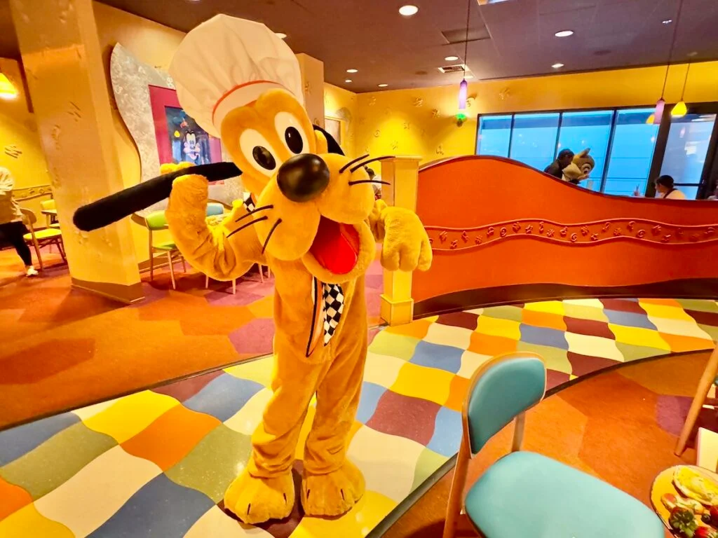 Pluto Disneyland Goofy's Kitchen
