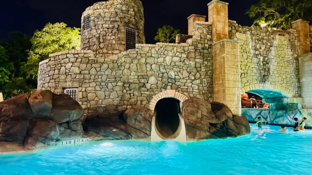 Universal hotel with castle slide