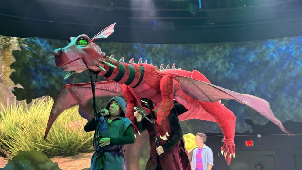 Picture of dragon in dreamworks show universa