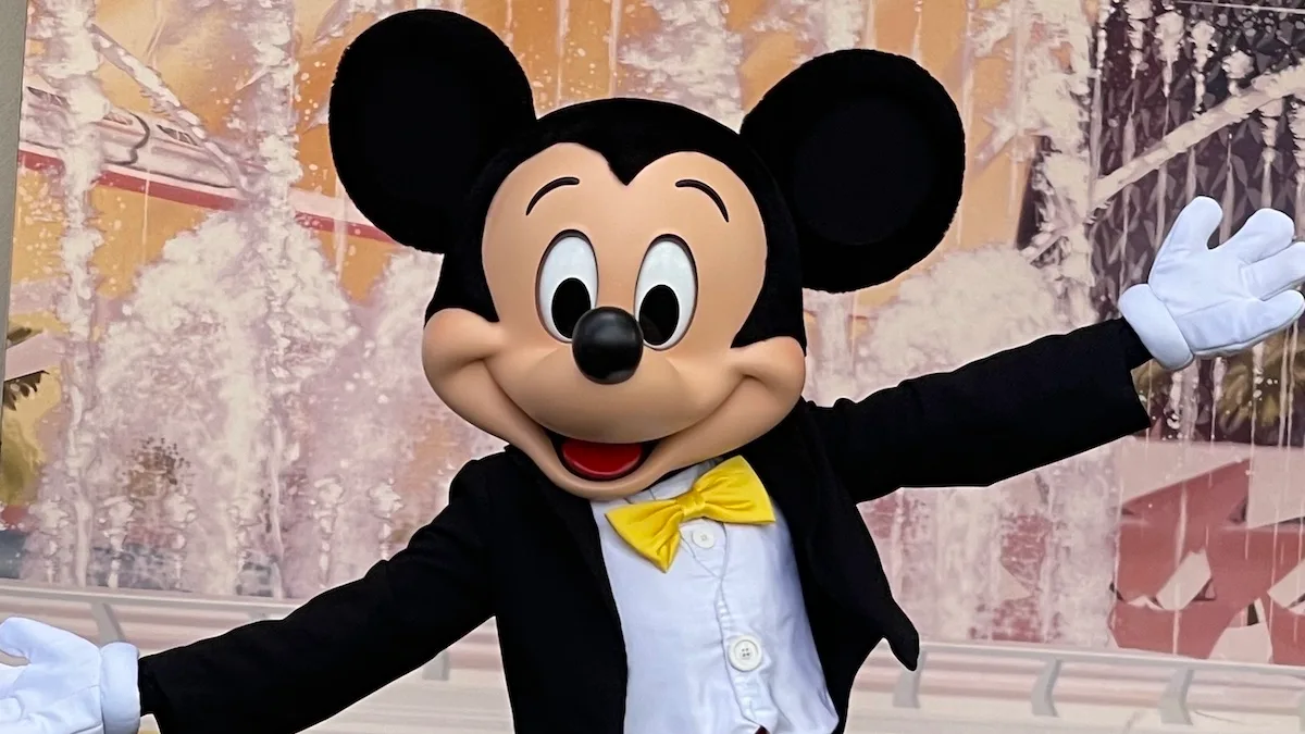 Disney World Combined Our Favorite Snacks in One Treat