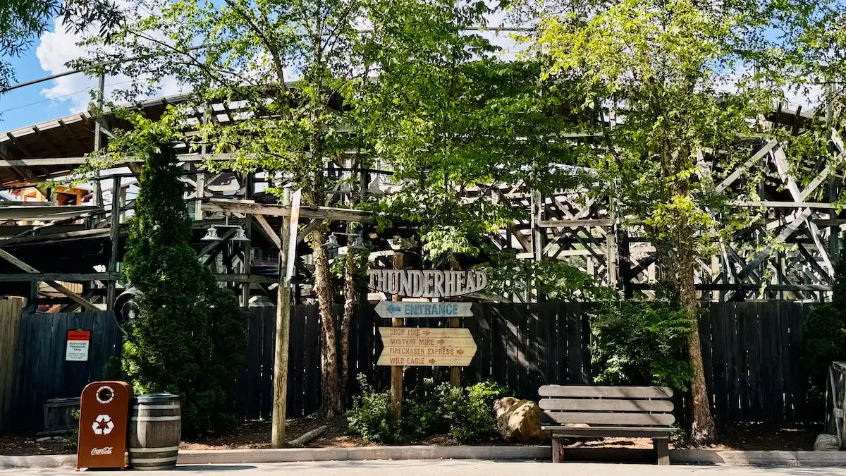 picture of thunderhead dollywood