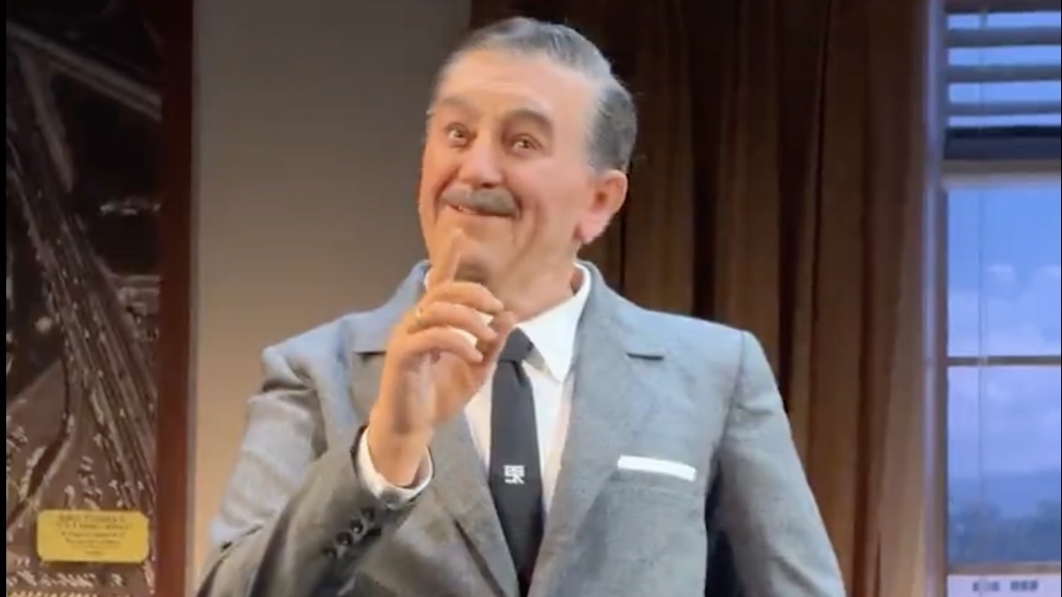 Video: Walt Disney Animatronic Malfunctions on Opening Day