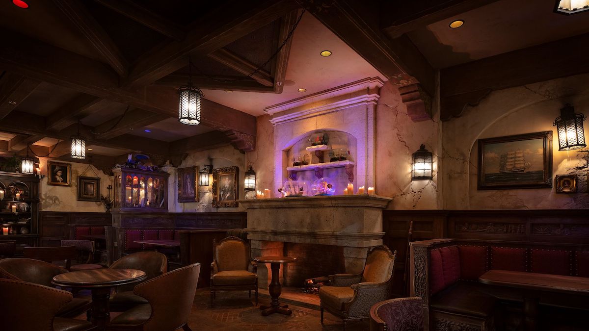 Beak and Barrel Captains Room