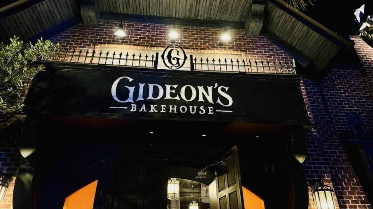 Review: Is Gideon's August Cookie A Must Get?