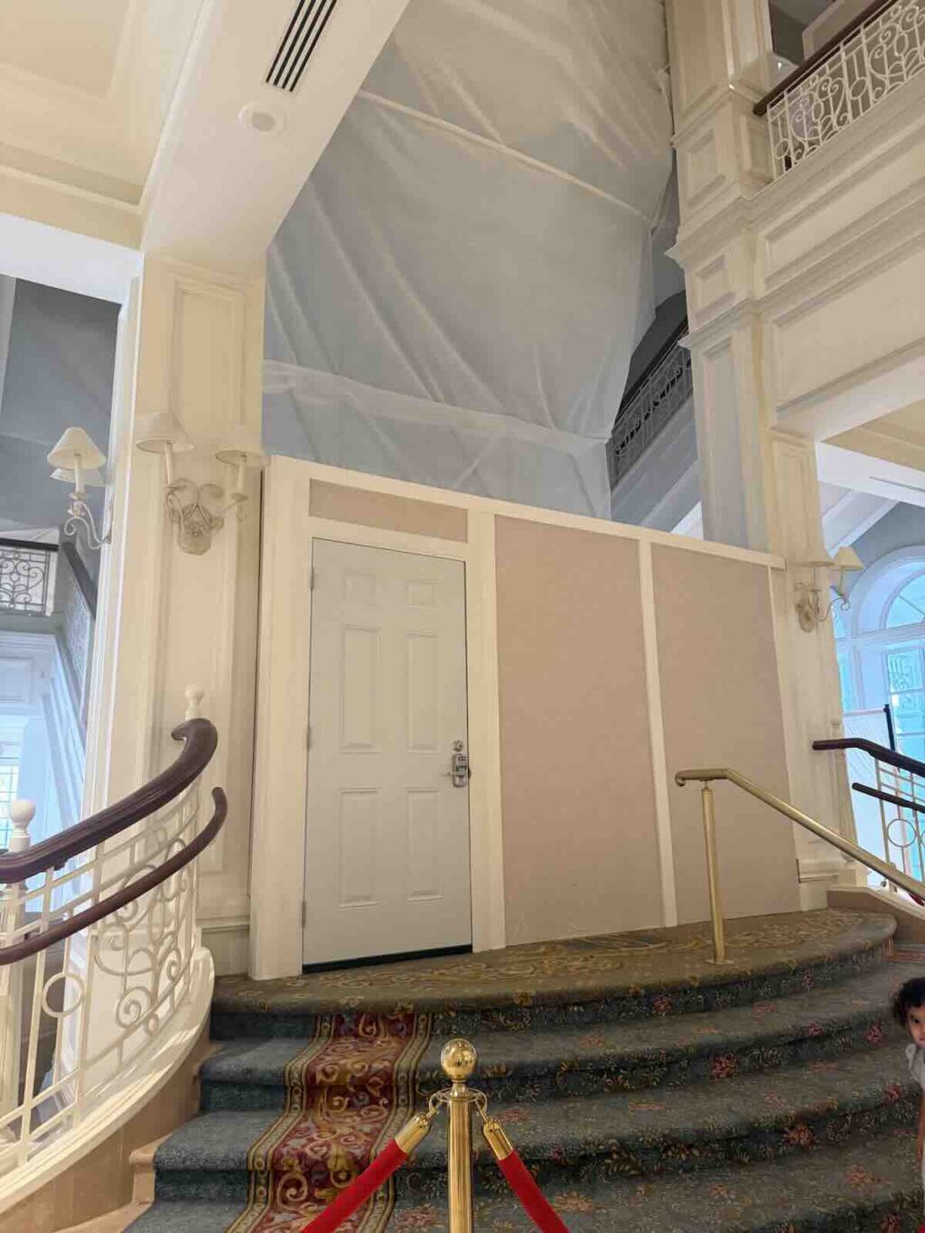 grand flo staircase