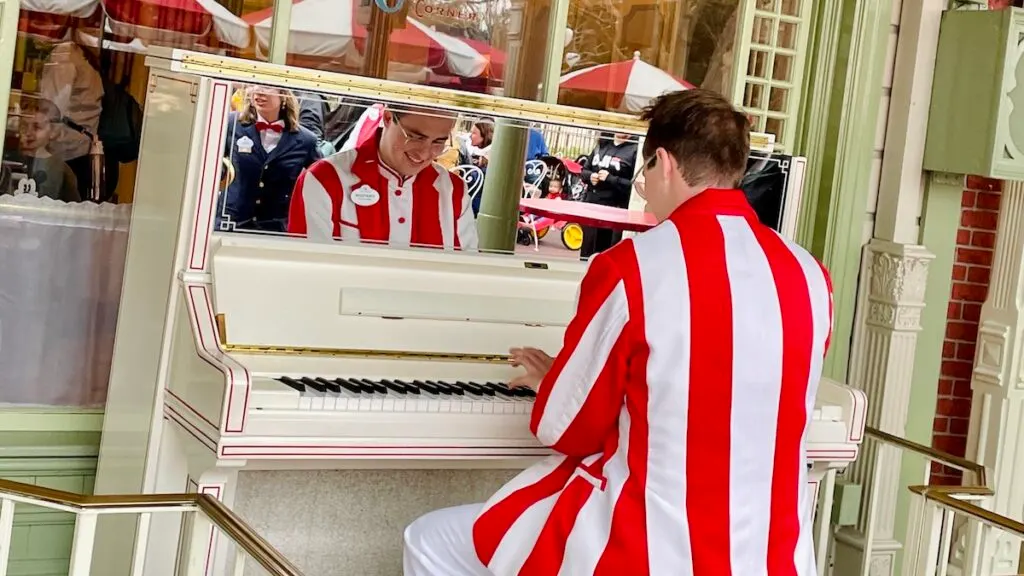 Casey's Corner Pianist Legacy 