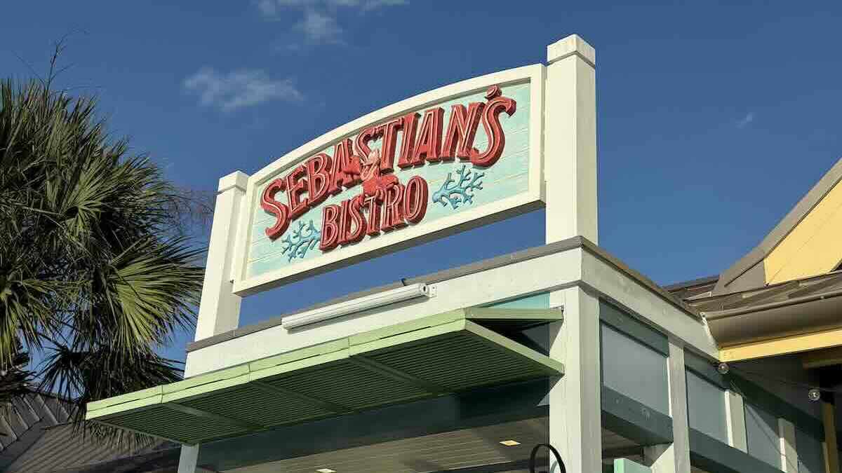 Five Reasons This Disney Restaurant Is ALWAYS A Must