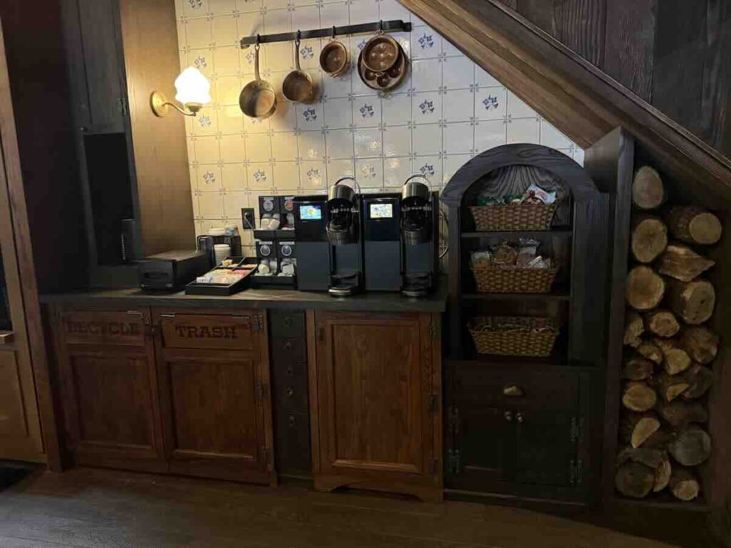 dvc lounge drink and snack station magic kingdom