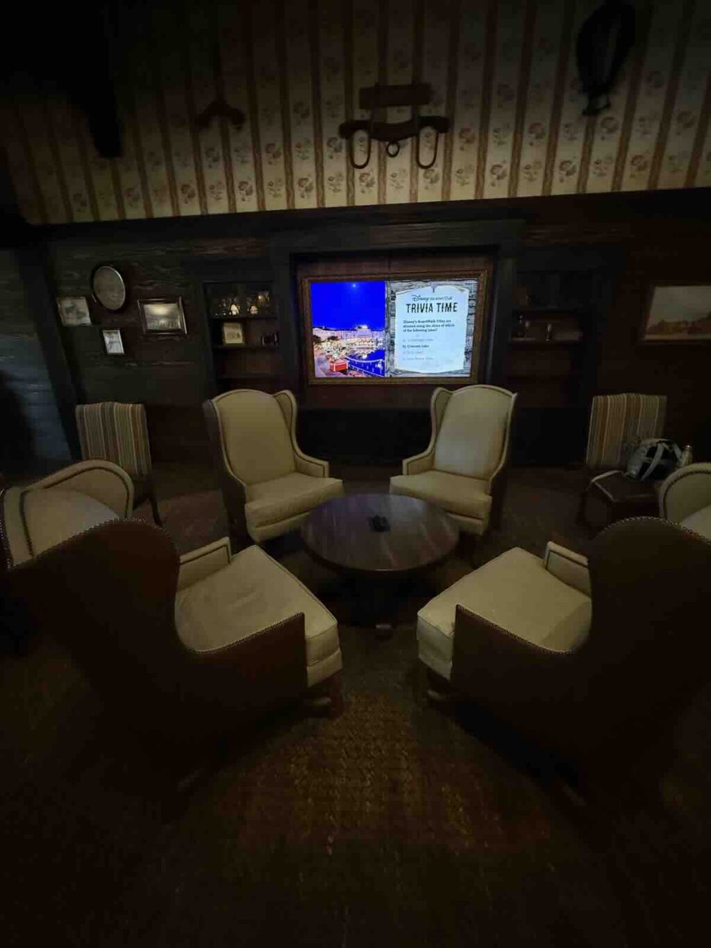 dvc lounge seating magic kingdom