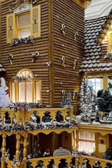 Attention: Change to Disney World's Gingerbread House Display