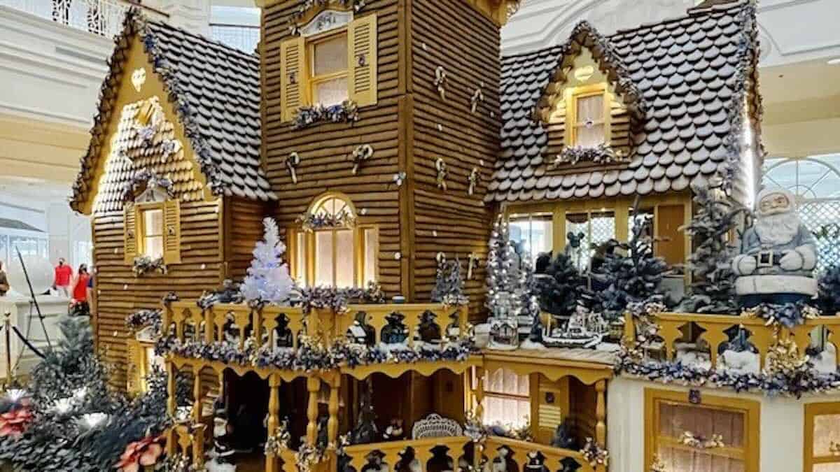 Attention: Change to Disney World's Gingerbread House Display