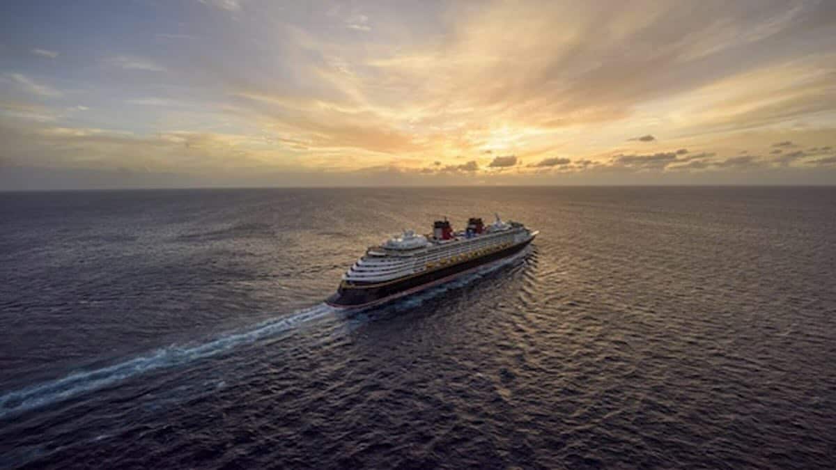 BREAKING: Man Overboard Disney Wonder