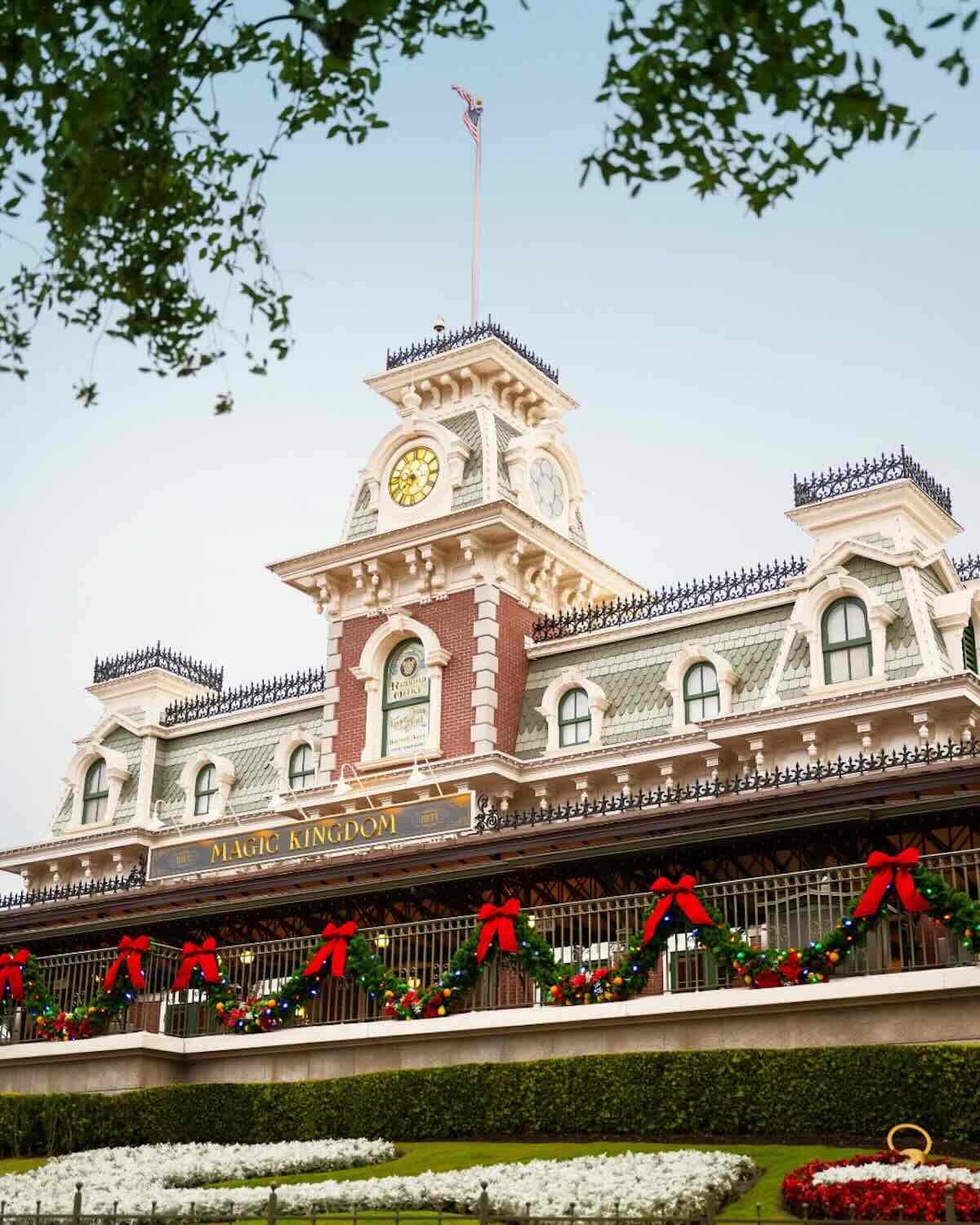 magic kingdom christmas train station