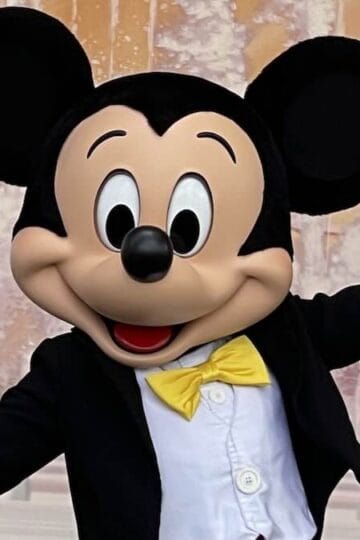 Mickey and Minnie to Unveil New Looks at Disney World