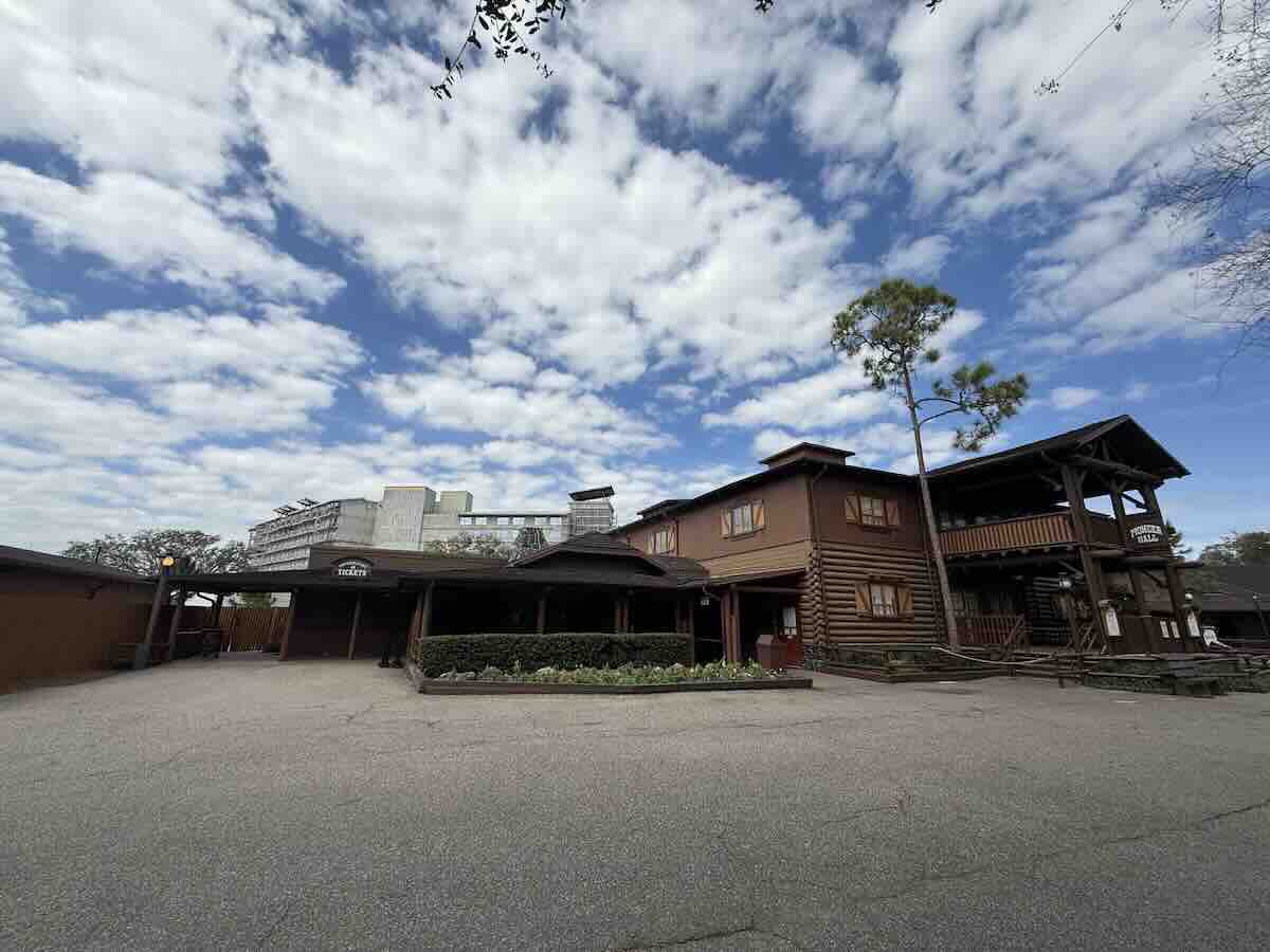 lakeshore lodge pioneer hall
