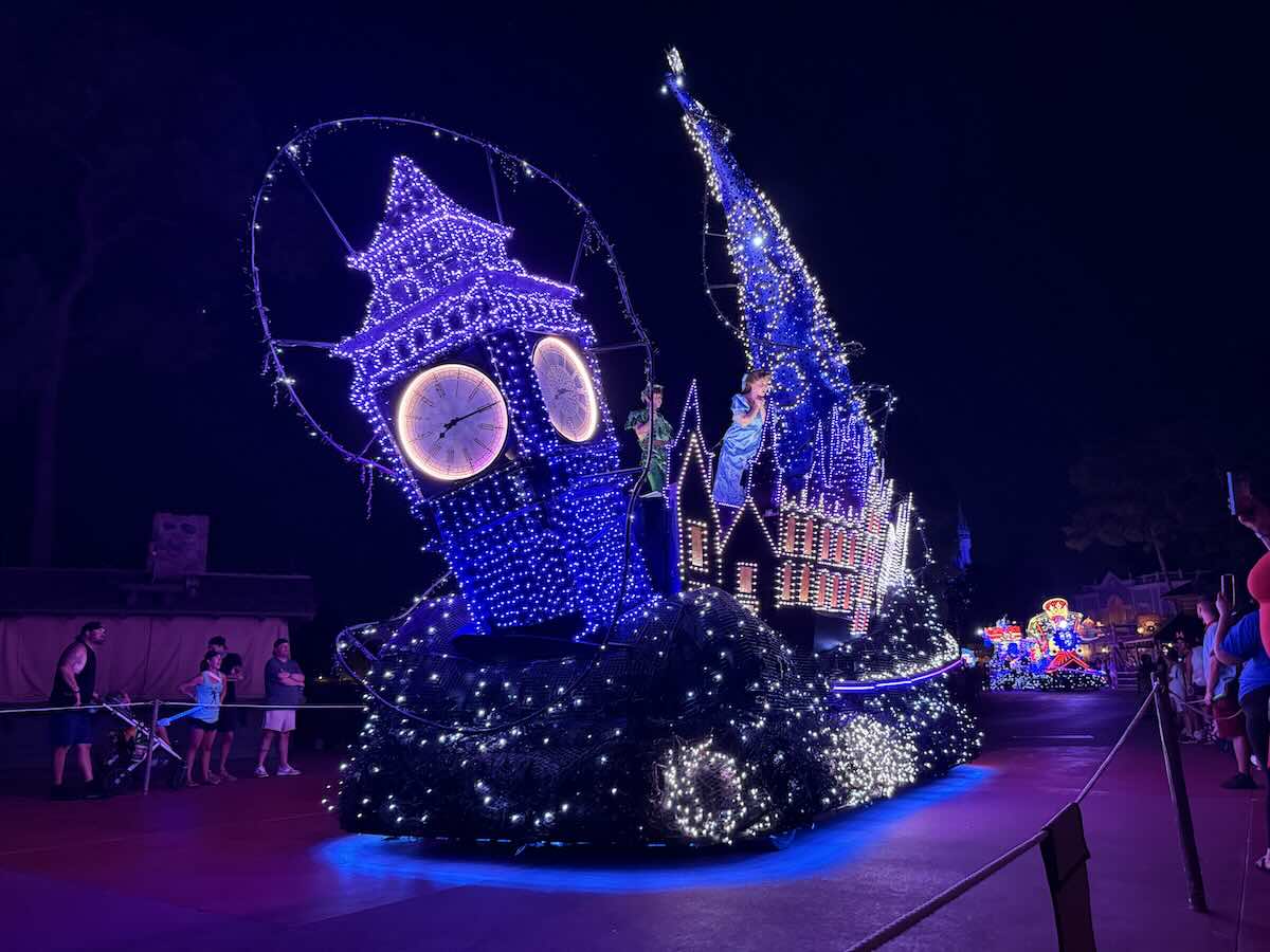peter pan and wendy starlight float