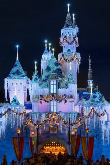 Your Guide to Holiday Offerings for Disneyland