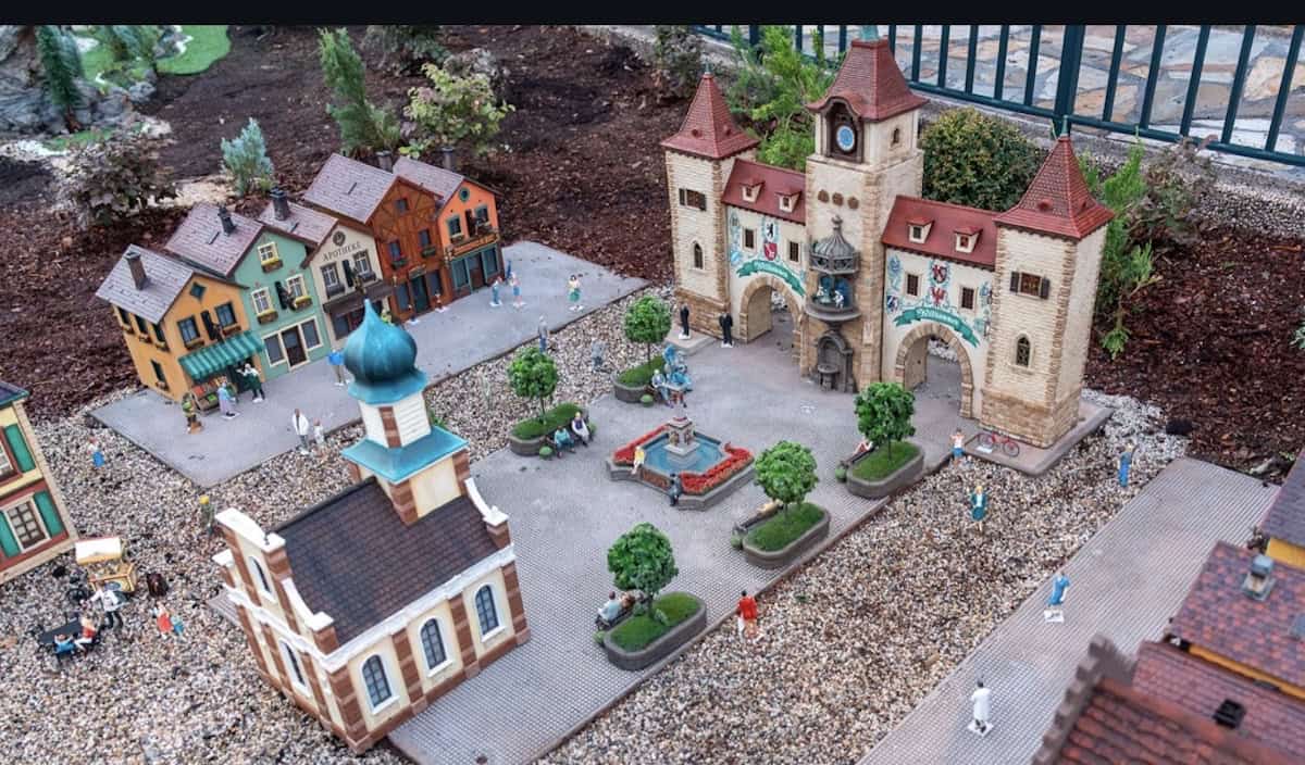 Germany pavilion train