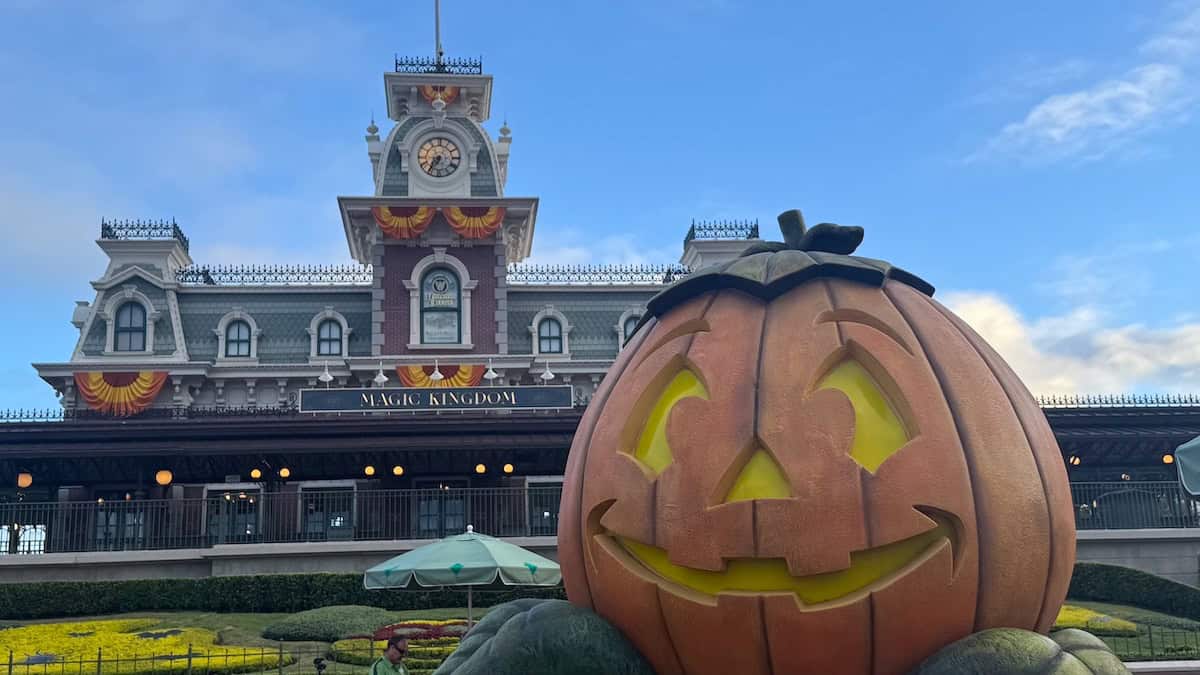 Best and Worst Dates to Visit Magic Kingdom Fall 2026