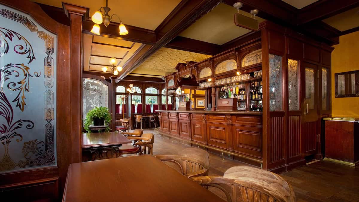 Rose and Crown pub
