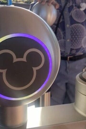 Is Disney World Shifting Away From MagicBands?